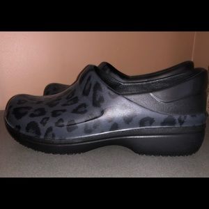 NEW Croc clogs! Never worn! Slip-Resistant. Leopard print.